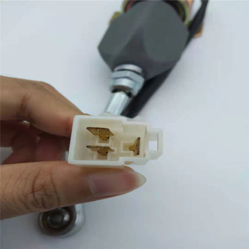 6108-1115030 YUCHAI YC85 YC135 굴착기 엔진을 위해 적당한 정지 솔레노이드 벨브 24V