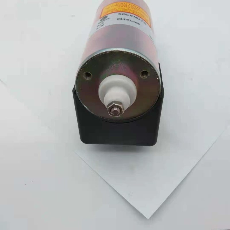 01181665 Deutz SK200-8 24V 굴착기 전기 부품에 적합한 스톱 솔레노이드 밸브